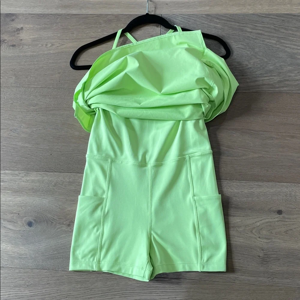 North Face Women's Arque Hike Dress in Sharp Green Built In Shorts Athletic - Picture 13 of 16